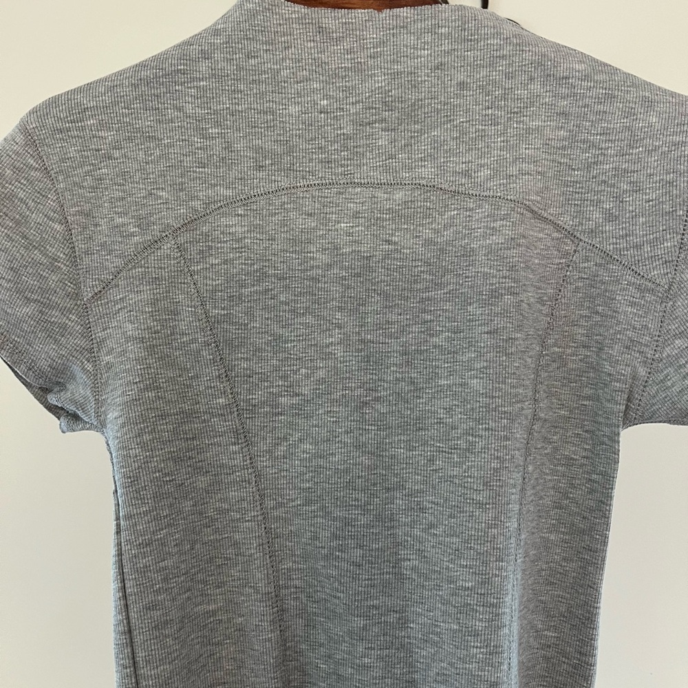 Chic Gray Women's Crop Top
